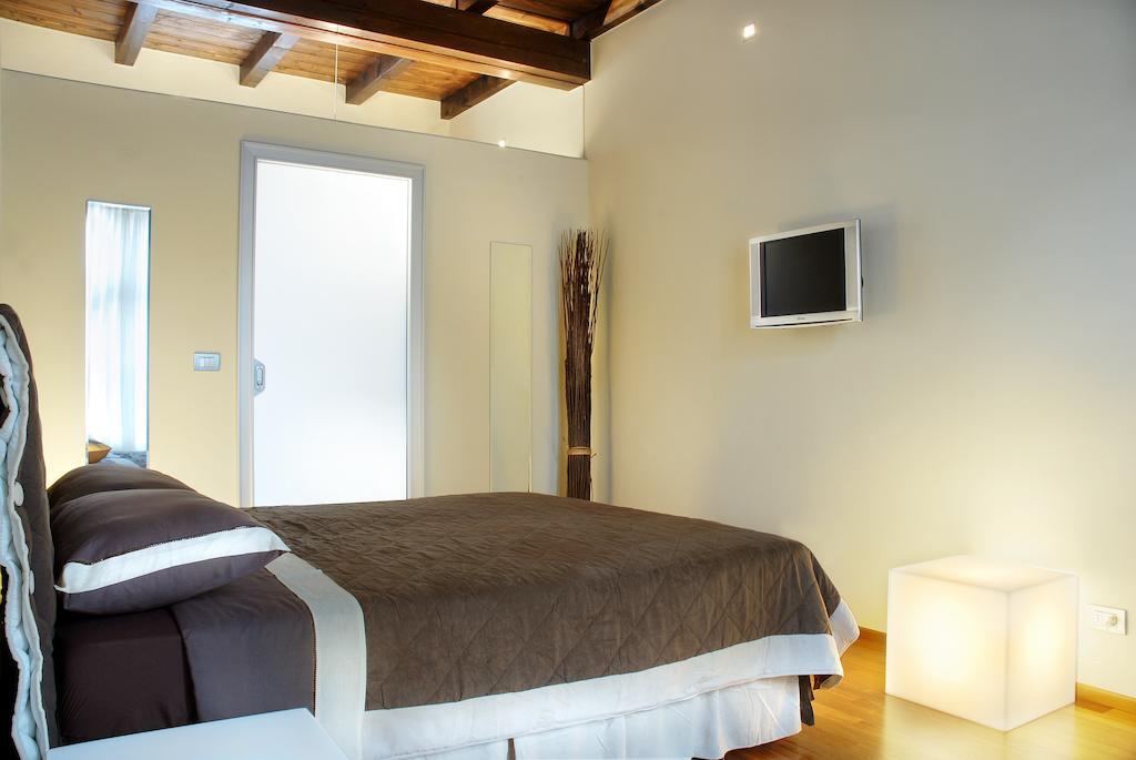 トリノ B ＆ B テッレス ダヴェントゥーレ スイーツ Bed & Breakfast 部屋 写真